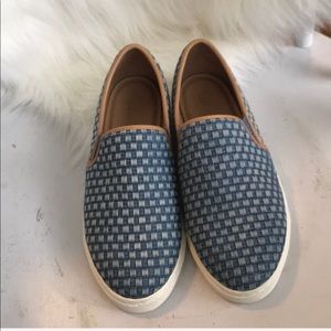 Splendid slip-on comfy and stylish shoes
